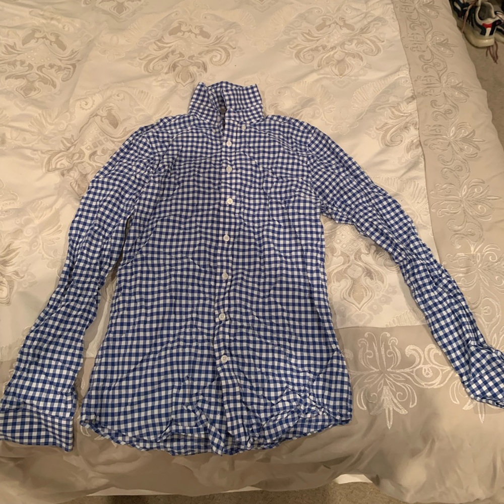 button shirt shirt fitted. Good condition